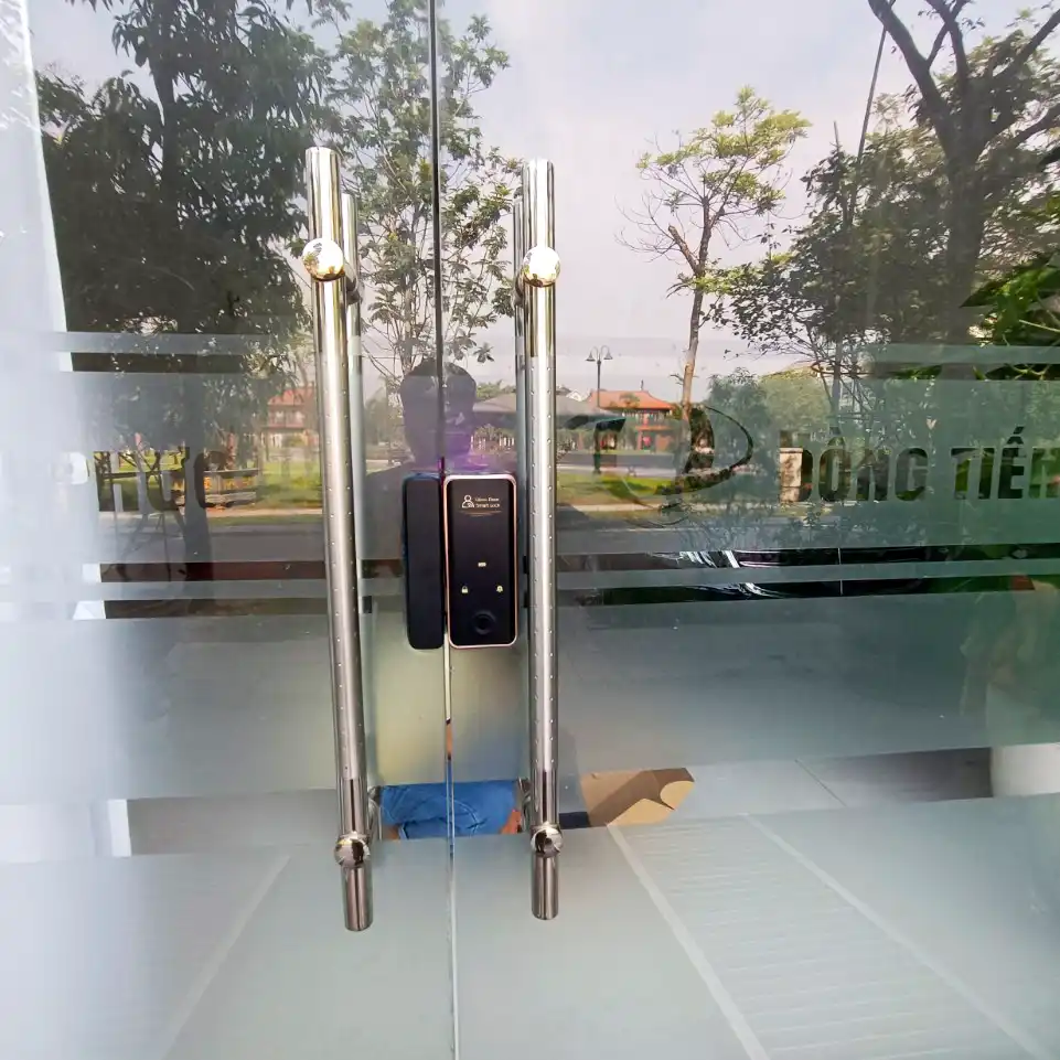 Dịch vụ lắp khóa vân tay tại Hóc Môn của Anh Khôi SmartTech