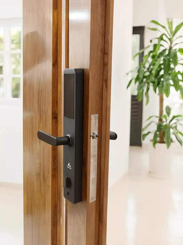 5 lỗi lắp đặt khiến khóa vân tay nhanh hỏng (và cách tránh)